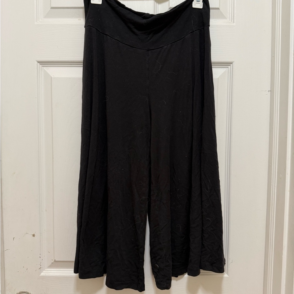 Black Crop Wide-Leg Pants